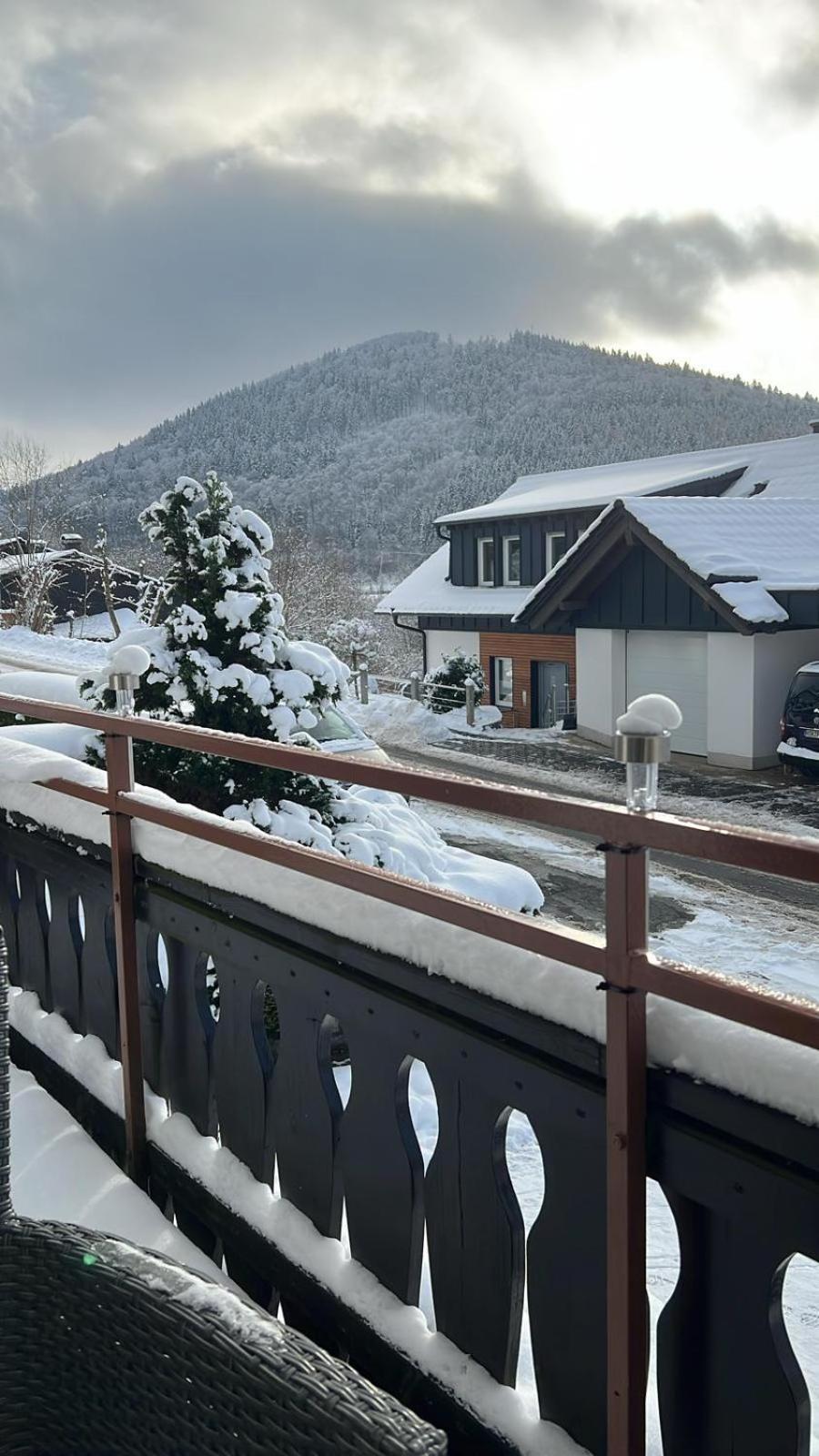 Schönes Wohnung bei Winterberg mit WiFi Exterior foto