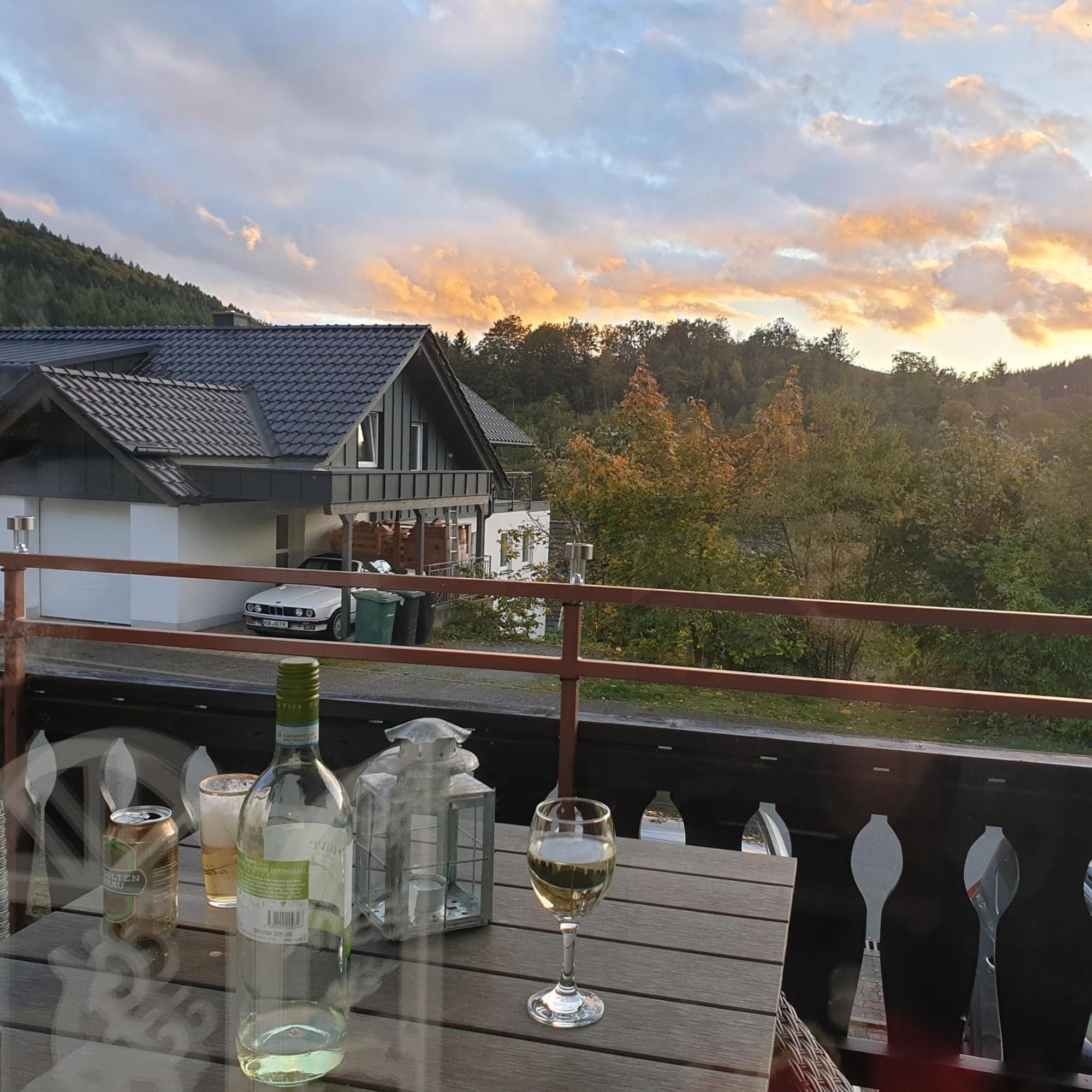 Schönes Wohnung bei Winterberg mit WiFi Exterior foto